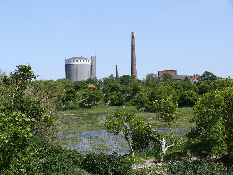 The Earth-Basins in Stege with the former sugar refinery in the background- Jordbassinerne